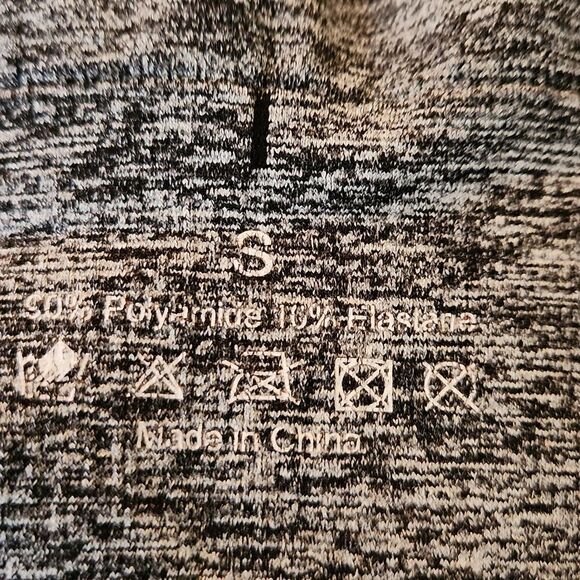 5/$15 Women's small gray support sports bra with adjustable spaghetti straps - Picture 3 of 3